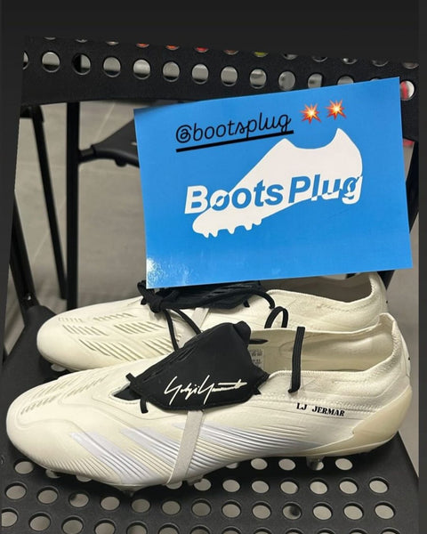 Customer unboxing a Boots Plug order