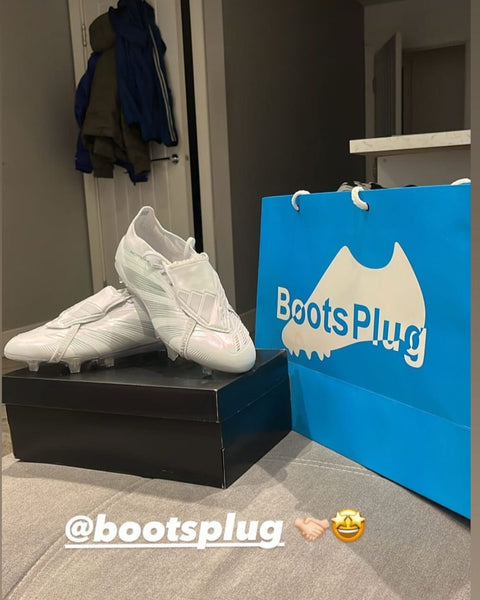 Customer unboxing a Boots Plug order