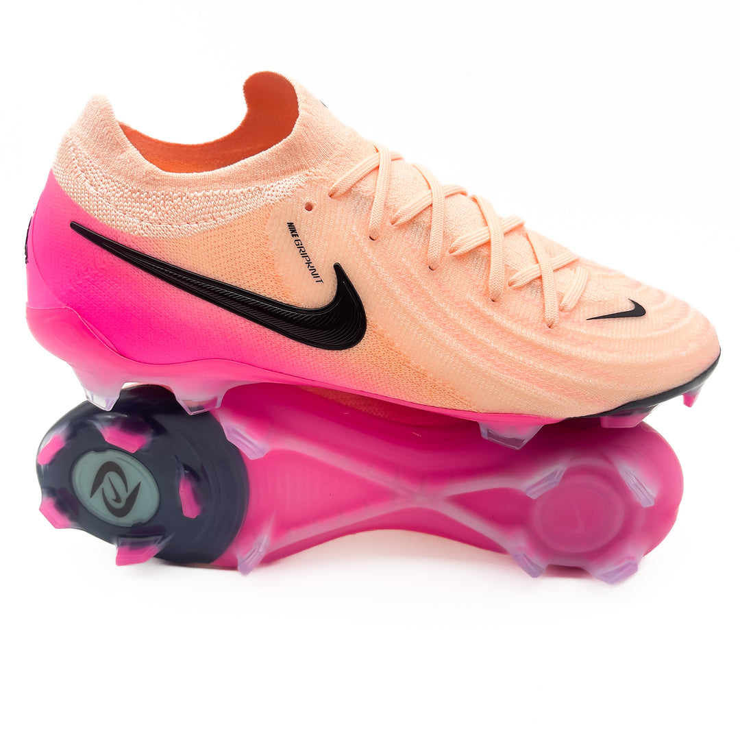 pink nike footy boots
