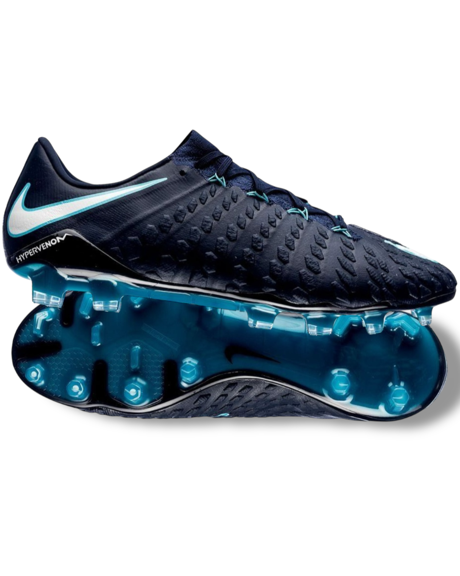 Mizuno Hypervenom ホワイト/ブルー スパイクシューズ 6a072370f97a.jpg?width=3840&