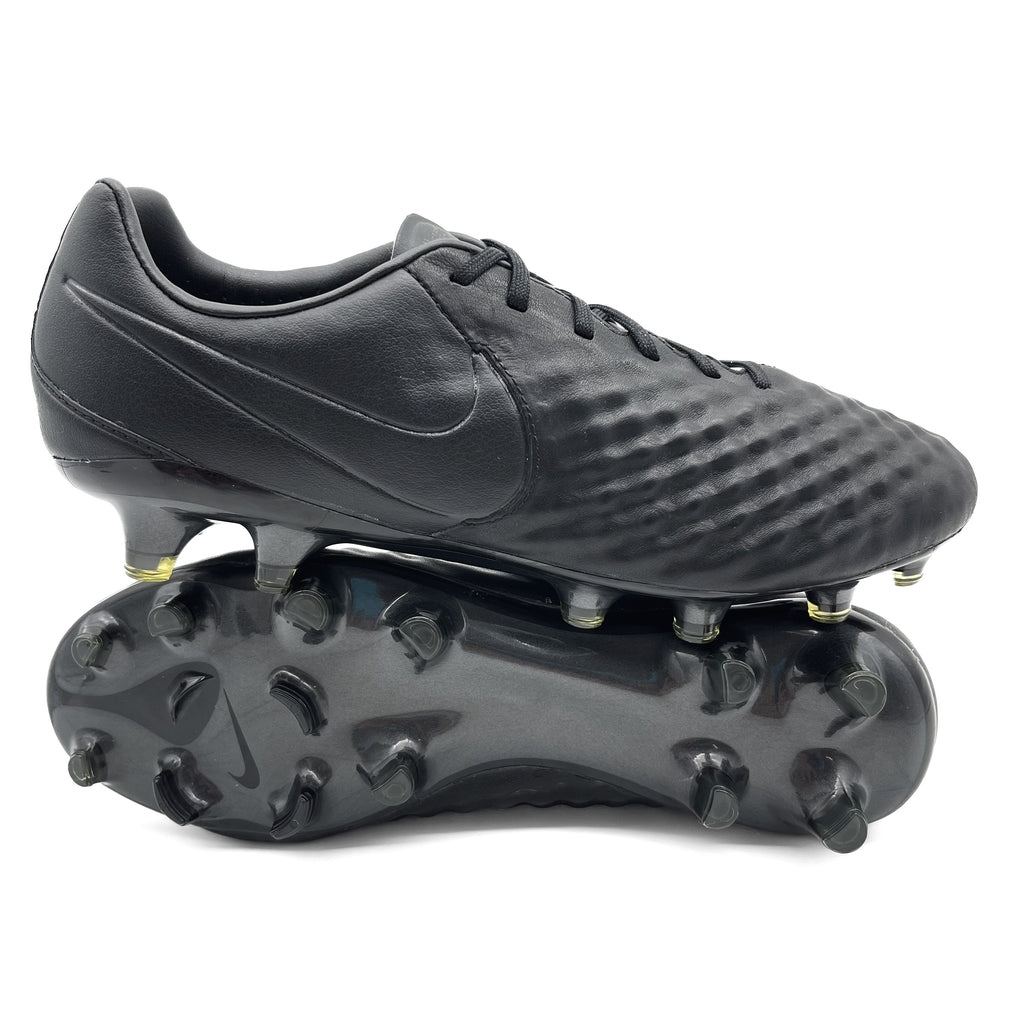 シューズ NIKE MAGISTA OPUS FG 779AFB80-E539-4D84-A339-